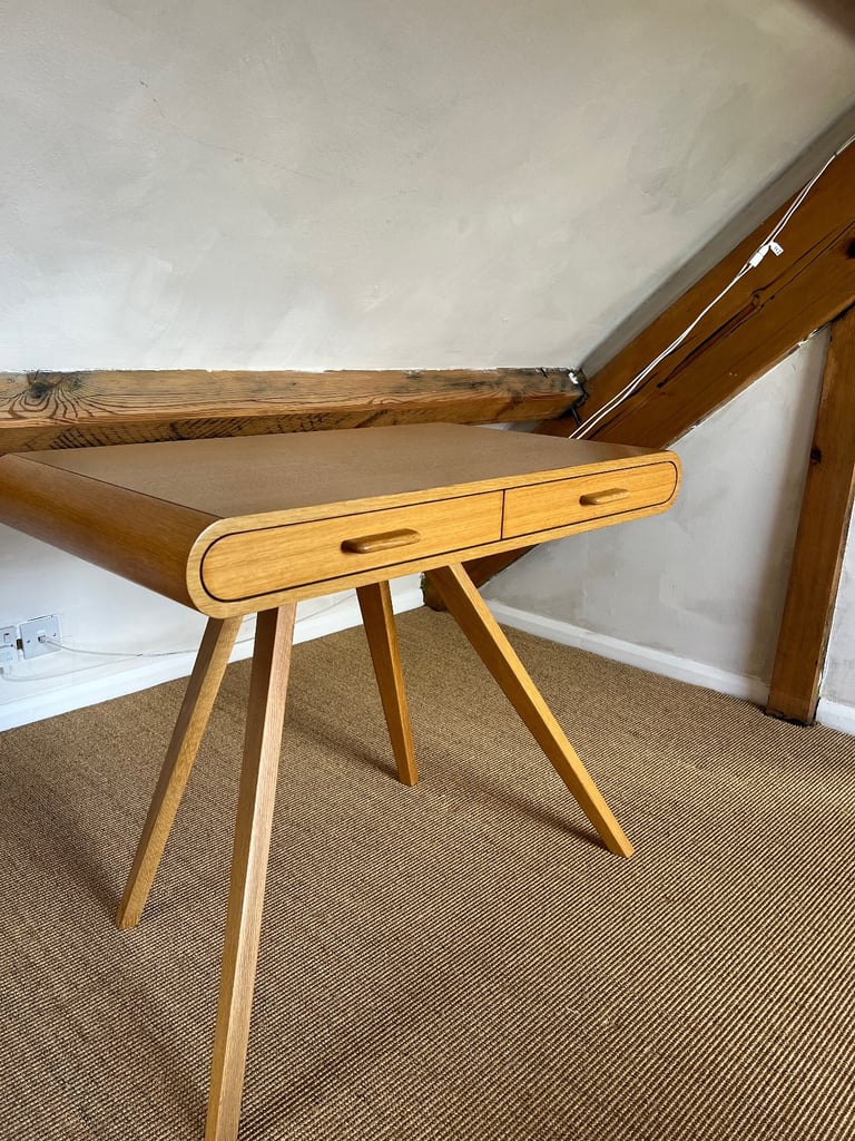 Desk solid oak habitat