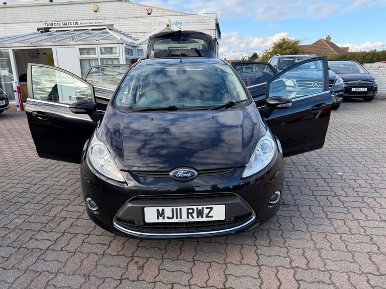 2011 Ford Fiesta 1.4 Titanium 5dr HATCHBACK Petrol Automatic