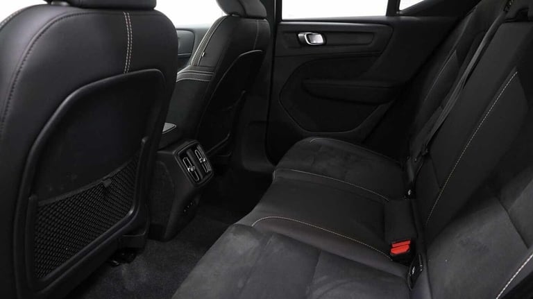 2024 Volvo XC40 Plus, B3 Mild hybrid, Petrol, Dark ESTATE Petrol/Electric Hybrid Automatic