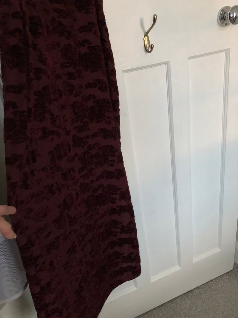 Dress burgundy colour 