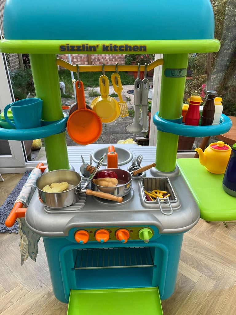 Sizzlin Kitchen - Early Learning Centre Childrens Toy