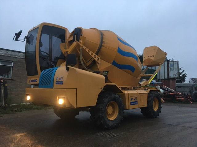 2012 Da'Vino R40 Self Loading 4cu Meter Concrete Mixer- 360deg Turntable