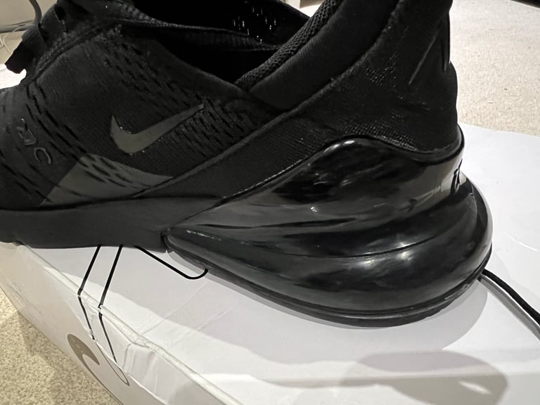 Nike Air Max 270 Triple Black Mens Size 8 £85