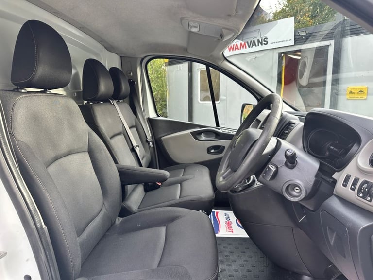 2018 Renault Trafic SL27 dCi 120 Business Van PANEL VAN DIESEL Manual