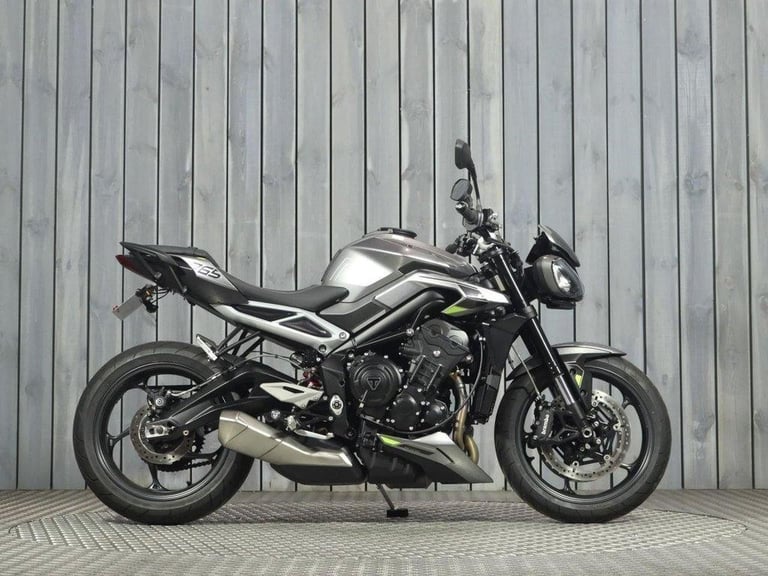 2024 74 TRIUMPH STREET TRIPLE 765 R