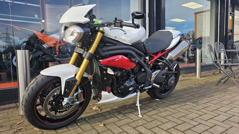 TRIUMPH SPEED TRIPLE R