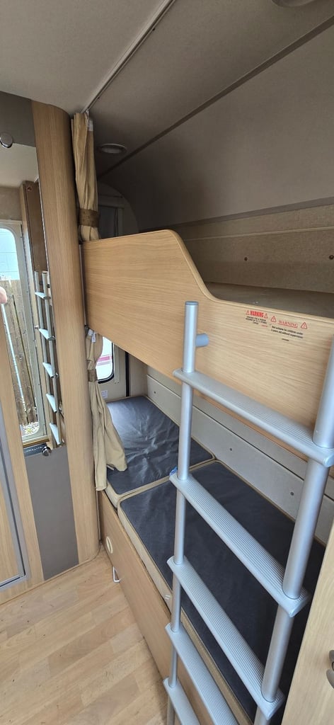 Abbey freestyle 560/6 berth fixed bunk beds 2008 motor mover full awning 