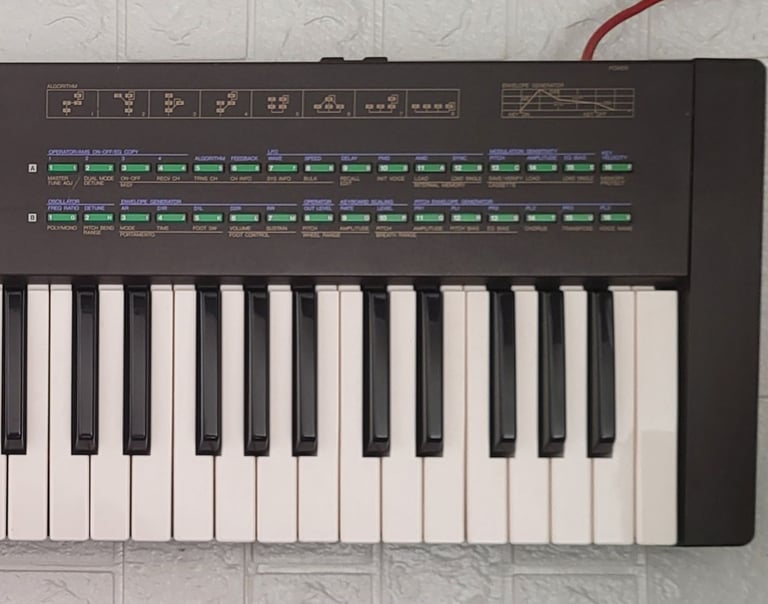 Yamaha DX21 with Original Owners Manual. FREE UK Shipping if required 