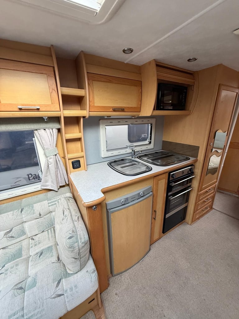 Elddis Odyssey 544 Fixed Bed Side Washroom