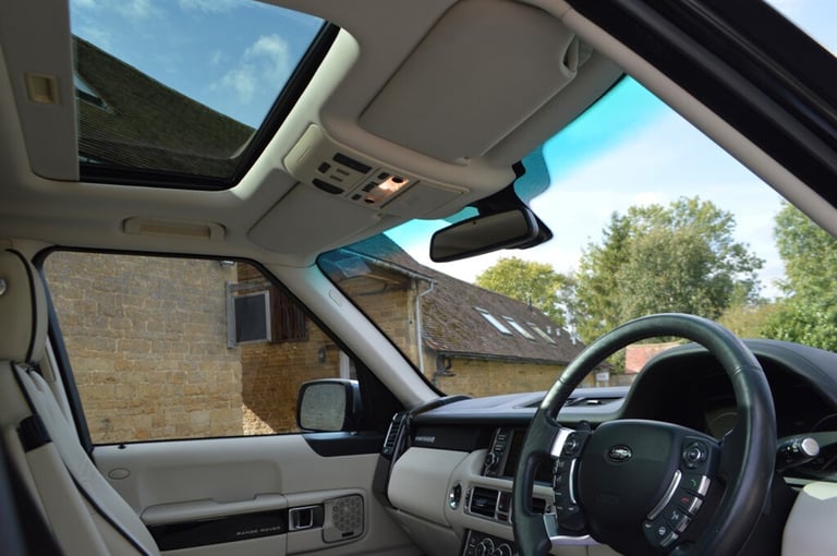 2012 Land Rover Range Rover 4.4 TDV8 Westminster 4dr Auto ESTATE DIESEL Automatic
