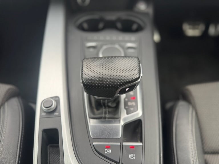 2017 Audi A4 2.0 TFSI S line Saloon 4dr Petrol S Tronic Euro 6 (s/s) (190 ps) Saloon Petrol Autom...