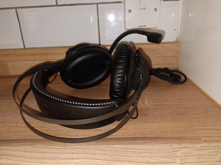 HyperX Cloud Revolver 7.1 - GAMING HEADPHONES / HEADSET - PC/PS4/PS5/XBOX/NINTENDO