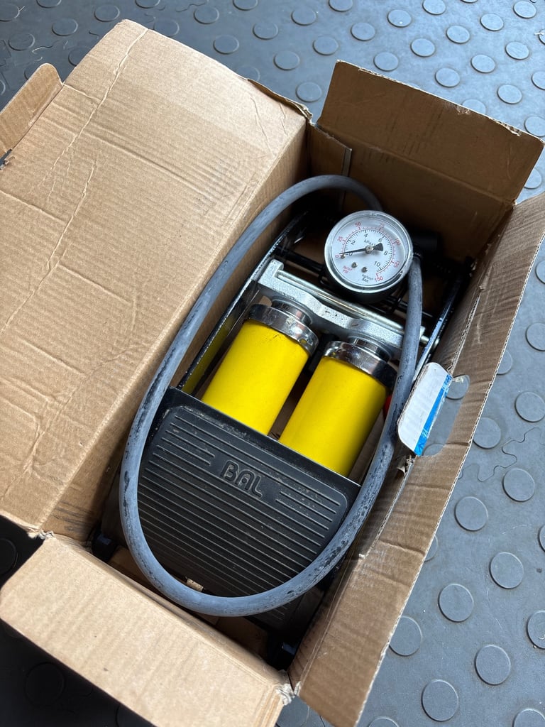 Double Piston Foot Pump