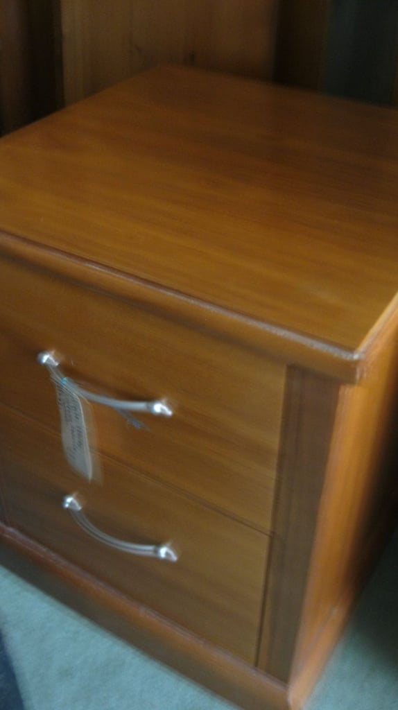 STURDY MODERN SINGLE 2 DRAWER BEDSIDE CABINET. GOOD ORDER.