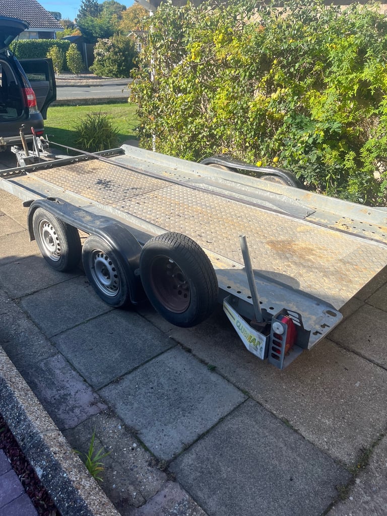 Car transporter trailer