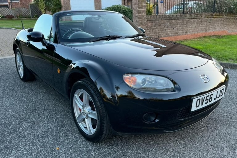 2006(56) MAZDA MX-5 2.0i CONVERTIBLE GENUINE 33,000 MILES 11 SERVICES LOVELY CAR
