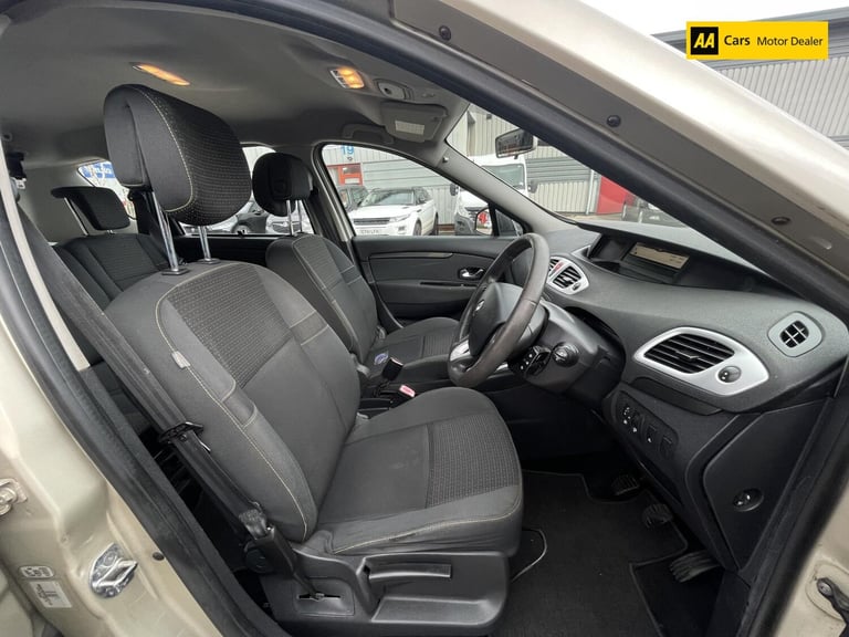 2010 Renault Scenic 1.5 dCi Dynamique TomTom MPV 5dr Diesel Manual Euro 4 (106 ps) MPV Diesel Manual