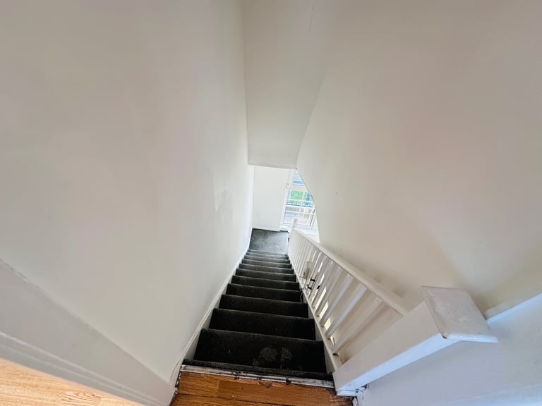 Large double room in Shadwell.🏡