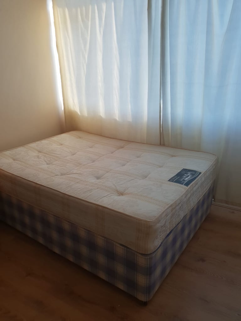 Double bedroom available today 