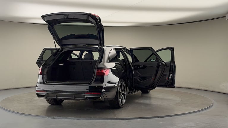 2022 Audi A4 Avant 2.0 TFSI 40 Black Edition Estate 5dr Petrol S Tronic Euro 6 (s/s) (204 ps) Est...