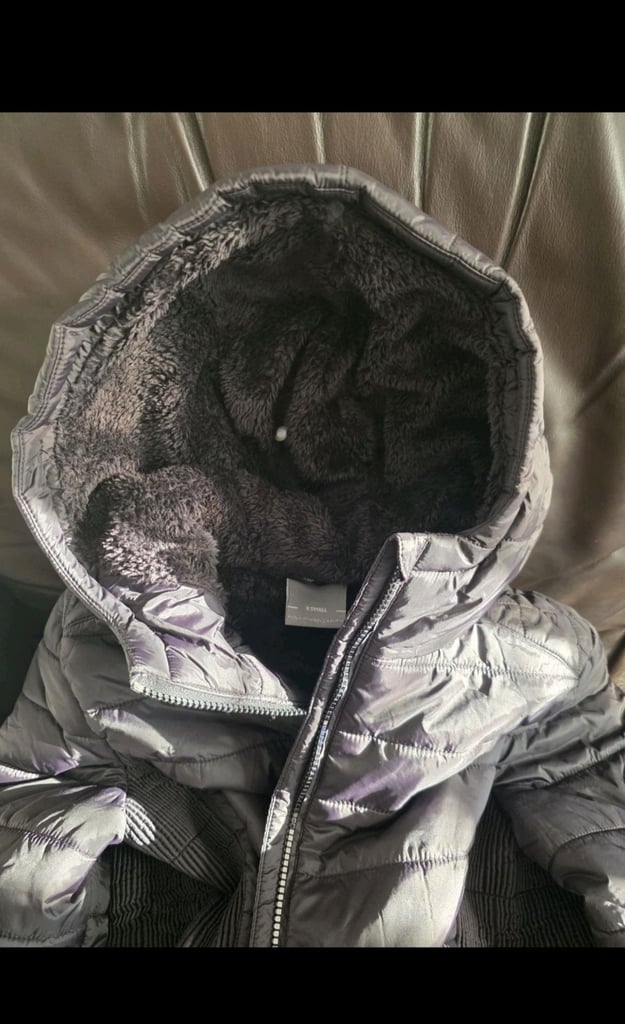 Trespass, Ladies Size: XS/Size: 8 Windproof & hood, Cold heat technology