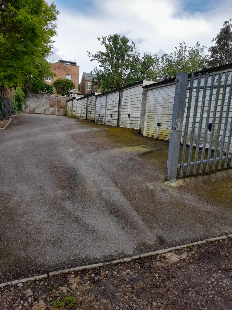 CHEAP SECURE GARAGES IN A GATED AREA FOR RENT, 24/7 IDEALLY LOCATED IN