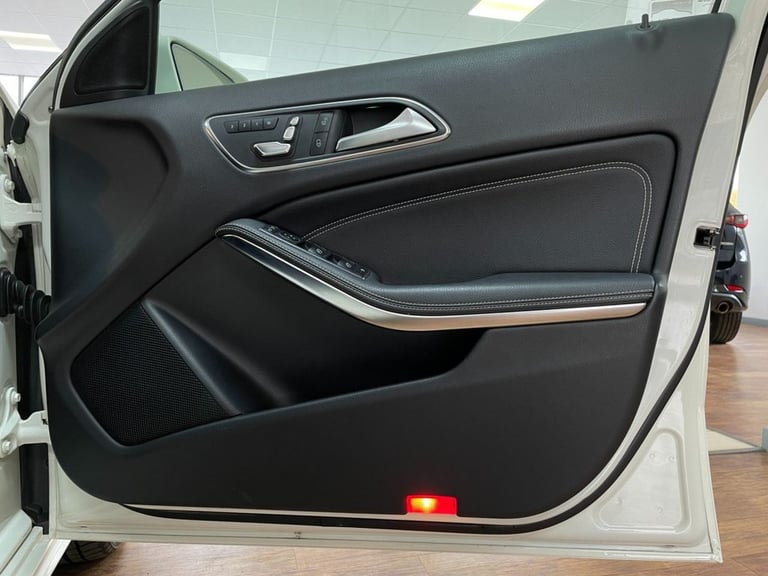 2017 Mercedes-Benz A-Class 2.1 A200d Sport (Premium Plus) Hatchback 5dr Diesel 7G-DCT Euro 6 (s/s...