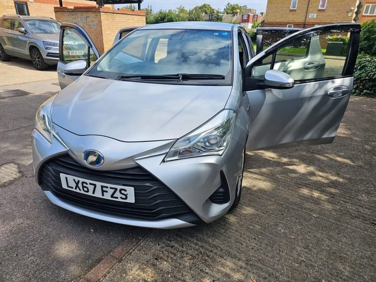 2018 Toyota Yaris 1.5 VVT-h Icon Tech E-CVT Euro 6 (s/s) 5dr Hatchback HYBRID ELECTRIC Automatic