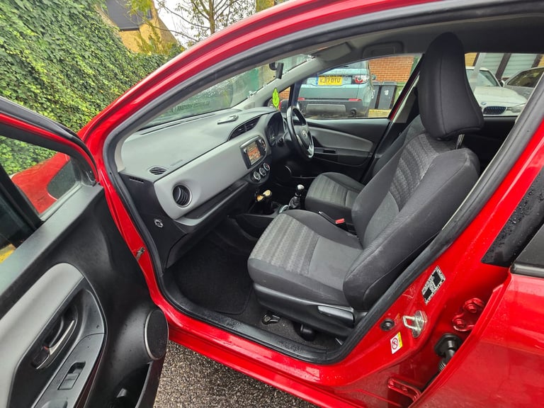 Toyota, YARIS, Hatchback, 2016, Manual, 1329 (cc), 5 doors