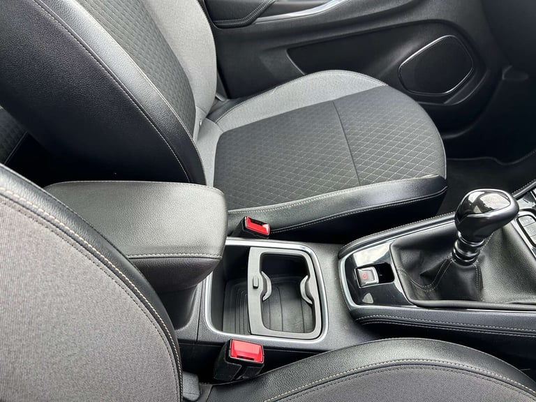 2018 Vauxhall Grandland X 1.2 Grandland X Sport Nav T S/S 5dr SUV Petrol Manual
