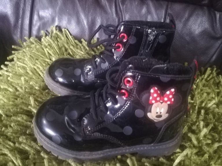 image for BABY GIRLS LIGHT UP MINNIE MOUSE BOOTS