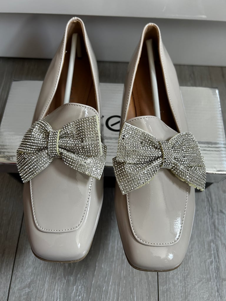image for Brand new women shoes size 4 