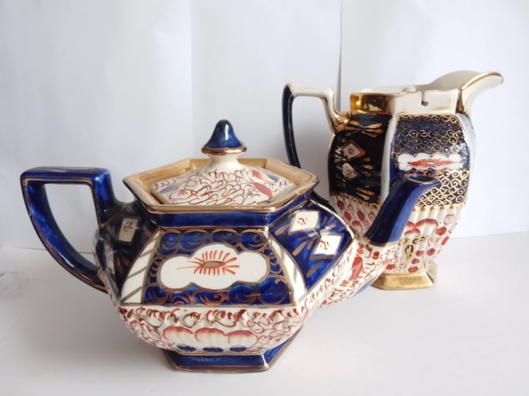 image for Arthur Wood IMARI Teapot and Hot Water Jug. Teapot good shape. Jug has unusual self levelling lid