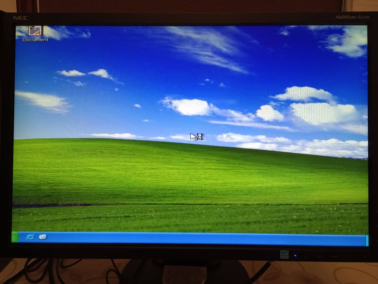 image for NEC MultiSync E223W Widescreen 22 inch LCD Swiveling Monitor Screen in very good condition