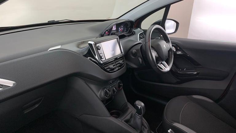 2016 Peugeot 208 1.2 PureTech XS White Hatchback 5dr Petrol Manual Euro 6 (82 ps) Hatchback Petro...