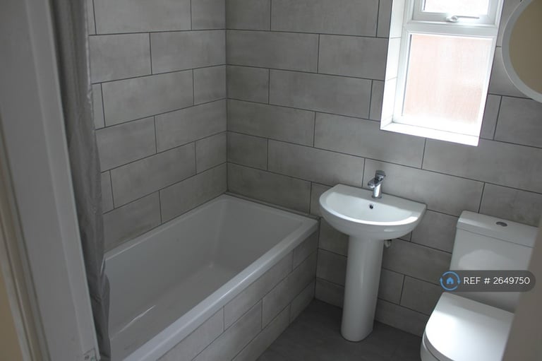 5 bedroom house in Deramore Street, Manchester, M14 (5 bed) (#2649750)
