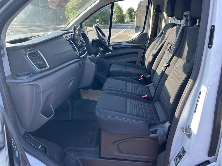 FORD TRANSIT CUSTOM 2.0 Limited Van 300 L2 130PS +Â?15,975 Plus VAT+