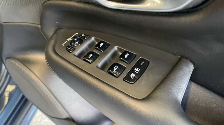 2023 Volvo XC90 2.0 B5D (235) Plus Dark 5dr AWD Geartronic SUV Diesel Automatic