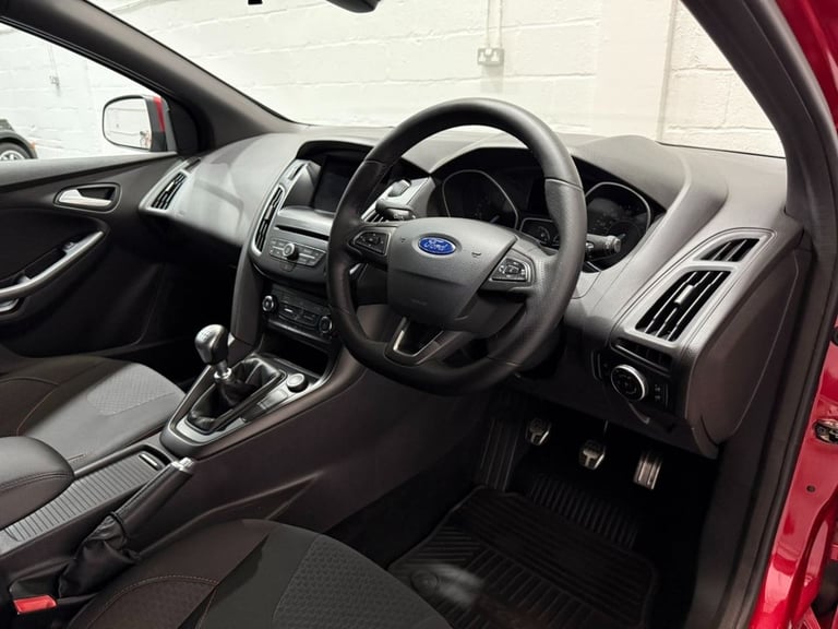 2016 Ford Focus 1.5 TDCi EcoBoost ST-Line Estate 5dr Diesel Manual Euro 6 (s/s) (120 ps) Estate D...