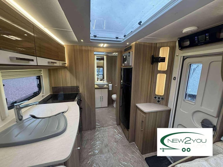 2016 Lunar Delta RI 4 Berth TRASNVERSE BED Caravan - STOCK NO E193