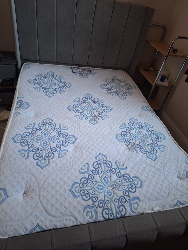 Double bed frame and mattress 