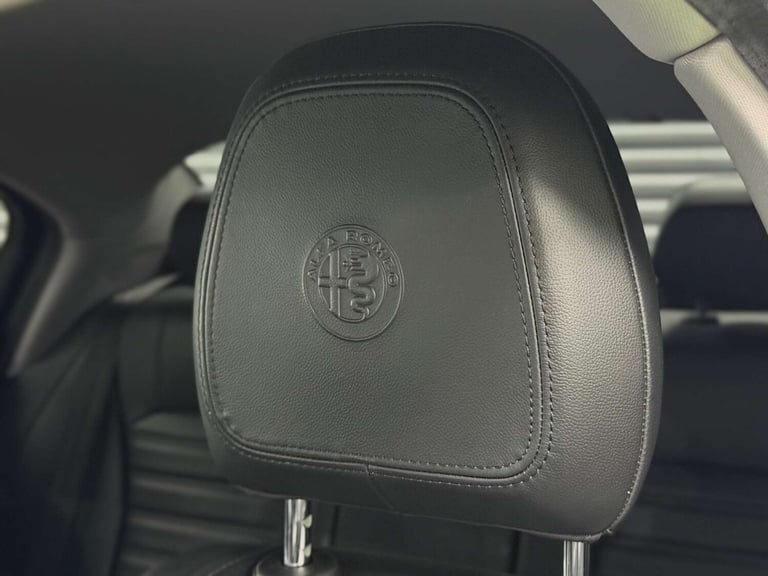 2017 Alfa Romeo Giulia 2.2 JTDM-2 180 Speciale 4dr Auto SALOON DIESEL Automatic