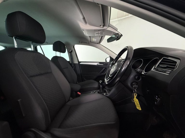 2017 Volkswagen Tiguan 2.0 TDI BlueMotion Tech SE Navigation Euro 6 (s/s) 5dr ESTATE Diesel Manual