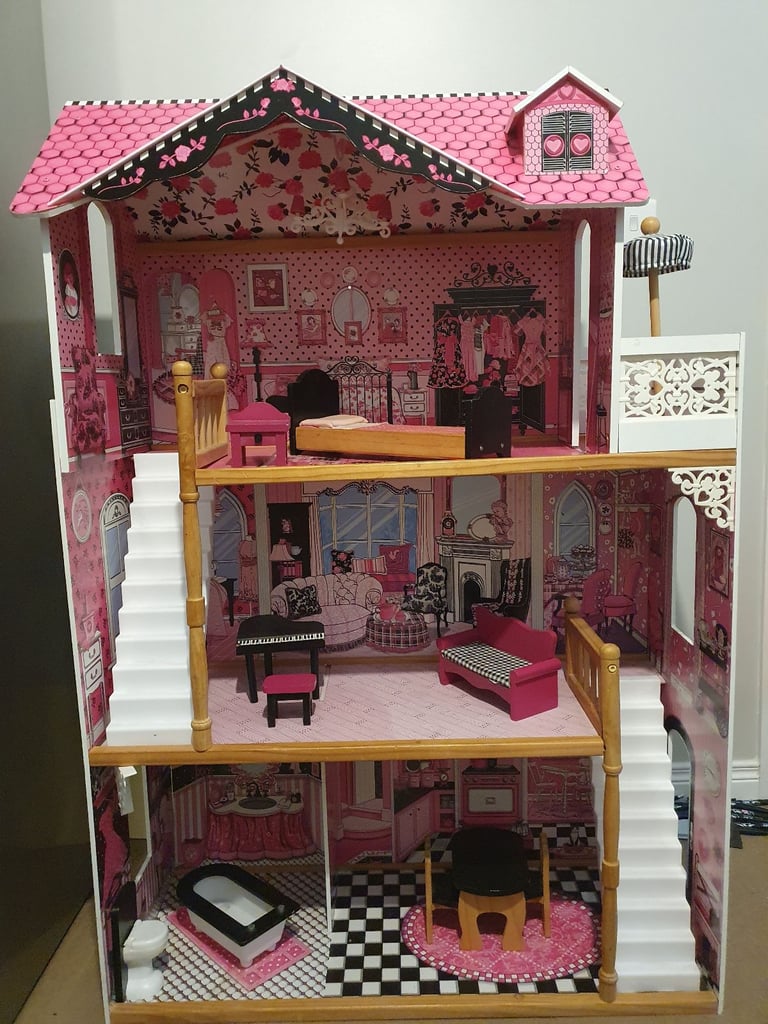 Dolls house including furniture 