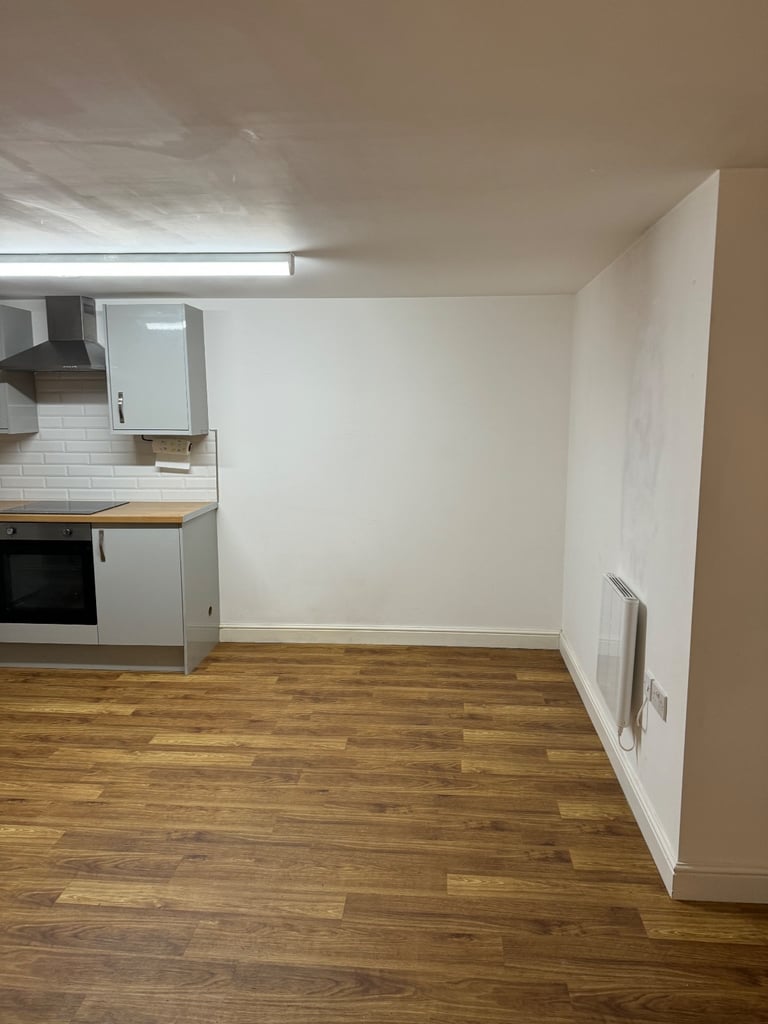 2 bed flat for rent 