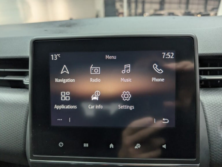 2020 Renault Clio 1.0 TCe Iconic Hatchback 5dr Petrol Manual Euro 6 (s/s) (100 ps) CRUISE CON HAT...