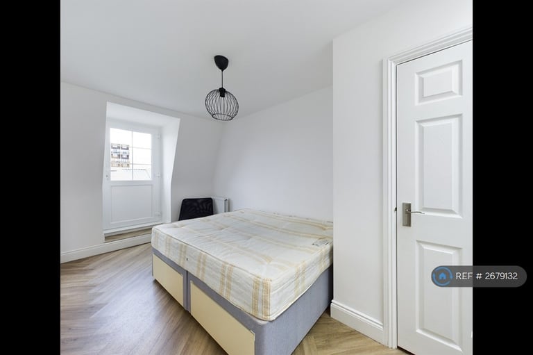 2 bedroom flat in Bethnal Green Road, London, E2 (2 bed) (#2679132)