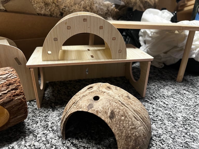 OPEN TO OFFERS Hamster/guinea pig cage accessories 