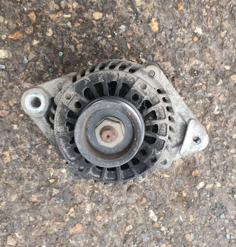 Daihatsu Sirion 1.3 Alternator 2005