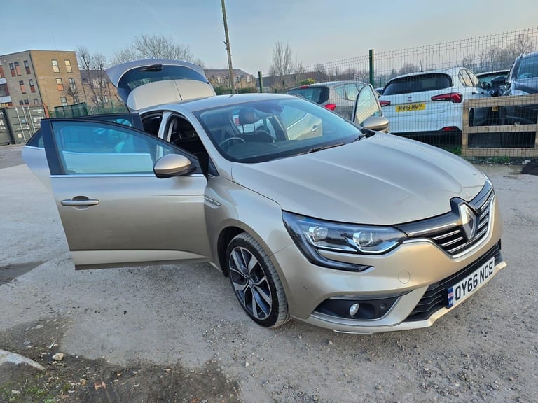 2016 Renault Megane 1.5 dCi Dynamique S Nav EDC Euro 6 5dr Hatchback Diesel Automatic
